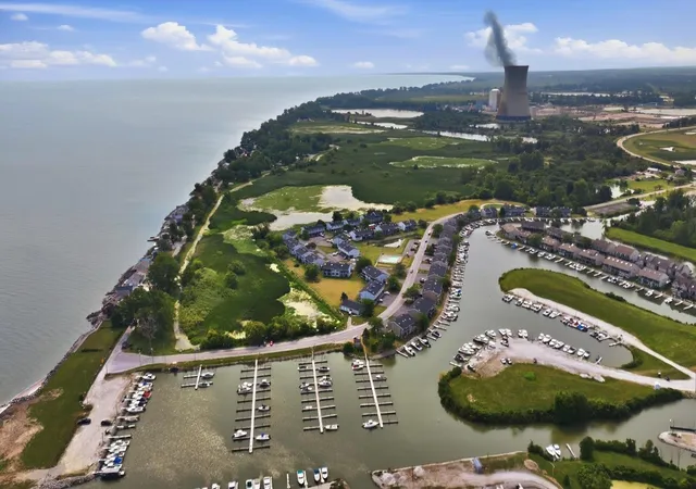 Listing Photo 2 - Condo for sale in building located at 6387 Teal Bend, Oak Harbor, OH 43449 - Unit #