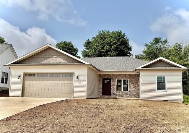 2nd image of 867 Fairway Dr, Howard, OH 43028 | MLS# 226030919