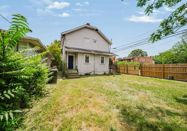 2nd image of 456 E Hinman Ave, Columbus, OH 43207