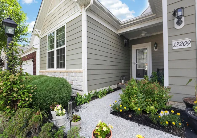 2nd image of 12209 Rooster Tail Dr, Pickerington, OH 43147 | MLS# 226026230