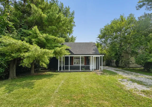 Photo 2 of Single family home for sale at 2411 Lindale Rd, Columbus, OH 43224 | MLS# 226026288 | Listing updated on 2026-07-29