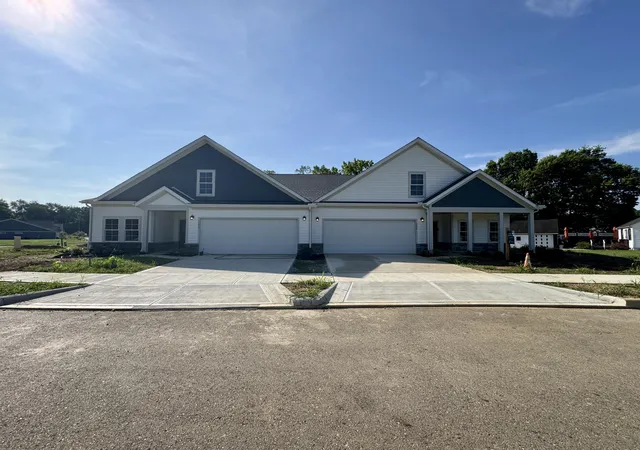 1st image of 127 E Faith St #127, Newark, OH 43055 | MLS# 226026243