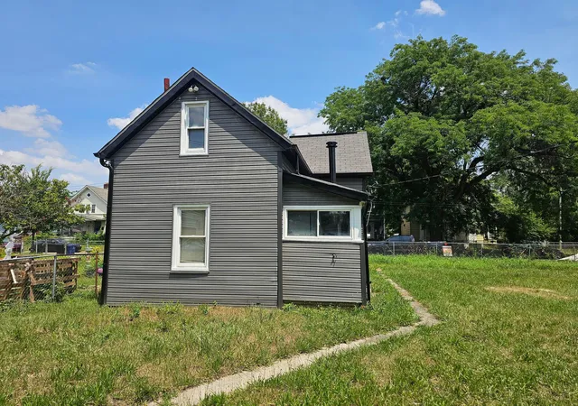 Photo 2 of Single family home for sale at 925 E 12th Avenue, Columbus, OH 43211 | MLS# 226026291 | Listing updated on 2026-09-06