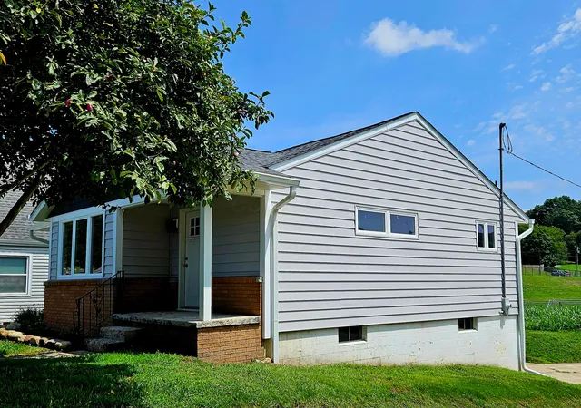 2nd image of 524 N Spring St, Logan, OH 43138 | MLS# 226030209