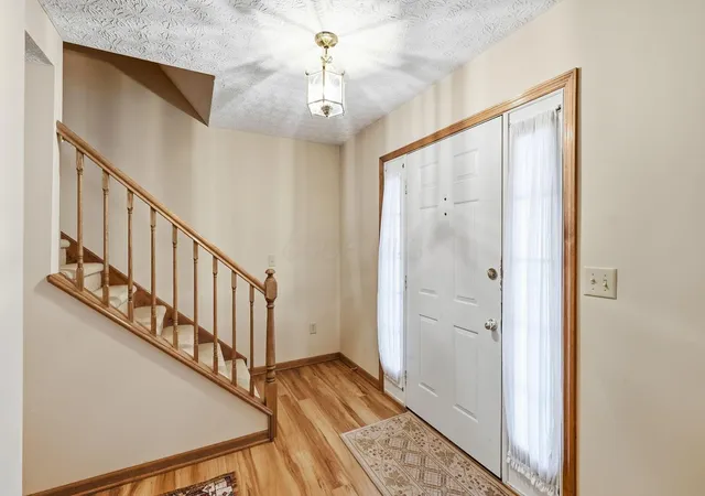 Photo 3 of Single family home for sale at 578 Witham Ct, Columbus, OH 43230 | MLS# 226028575 | Listing updated on 2026-09-08