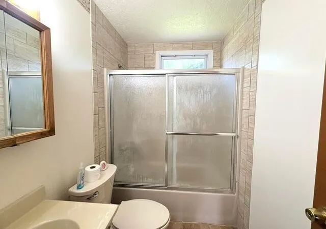 Photo 4 of Sale Pending at 541 Mohawk Dr, Lancaster, OH 43130 | MLS# 226026765 | Listing updated on 2026-09-19