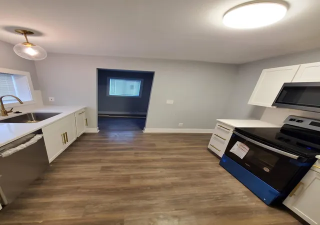 Photo 4 of Single family home for sale at 2480 Azelda St, Columbus, OH 43211 | MLS# 226026823 | Listing updated on 2026-09-26