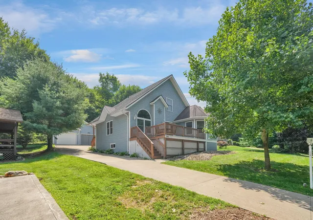 Photo 4 of Single family home for sale at 748 King Beach Dr, Howard, OH 43028 | MLS# 226027651 | Listing updated on 2026-09-28
