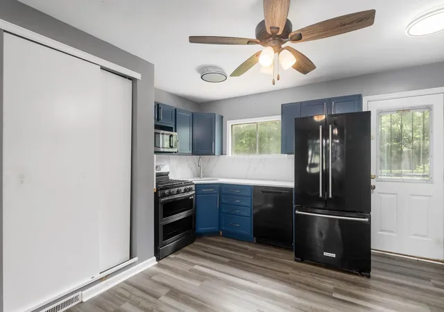Photo 3 of Single family home for sale at 470 Virginia Cir W, Columbus, OH 43213 | MLS# 226026393 | Listing updated on 2026-09-08