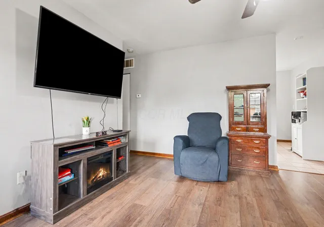 Photo 3 of Single family home for sale at 4715 Arnold Ave, Columbus, OH 43228 | MLS# 226026513 | Listing updated on 2026-09-21