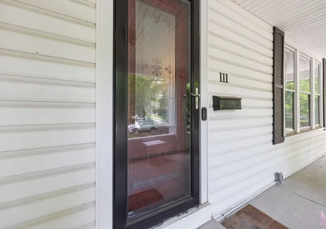 Photo 4 of Single family home for sale at 111 Webster Park Ave, Columbus, OH 43214 | MLS# 226027116 | Listing updated on 2026-10-11