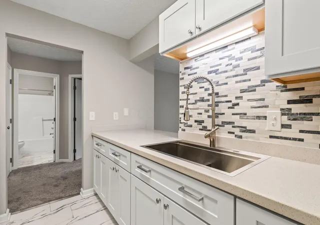 5th image of 3941 Karl Rd #319, Columbus, OH 43224 | MLS# 226026410
