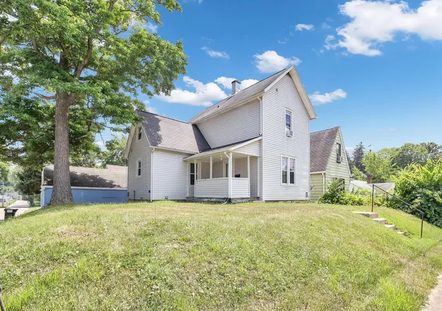 Photo 3 of Single family home for sale at 257 Wood St, Mansfield, OH 44903 | MLS# 226026382 | Listing updated on 2026-07-29