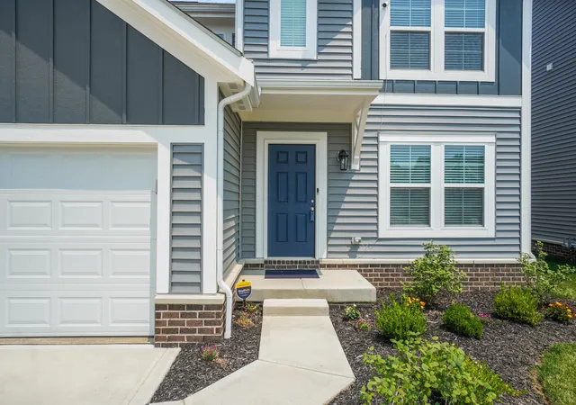 Photo 3 of Single family home for sale at 1034 Queen Bee Pl, Grove City, OH 43123 | MLS# 226026386 | Listing updated on 2026-09-30