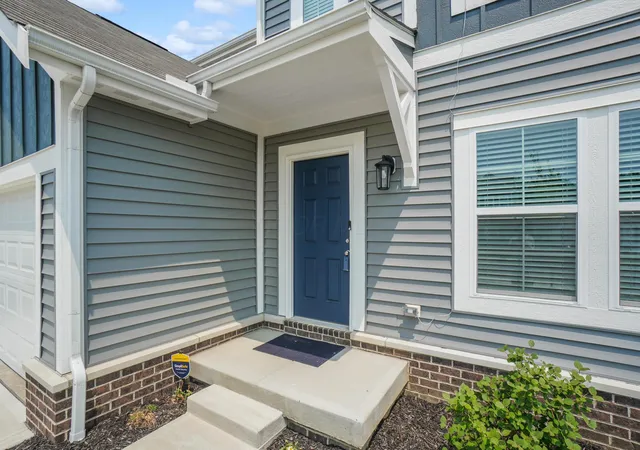 Photo 4 of Single family home for sale at 1034 Queen Bee Pl, Grove City, OH 43123 | MLS# 226026386 | Listing updated on 2026-09-30