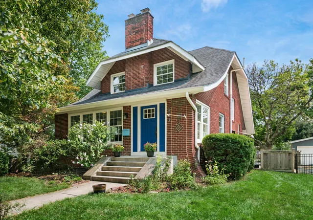 2nd image of 111 Erie Rd, Columbus, OH 43214 | MLS# 226026523