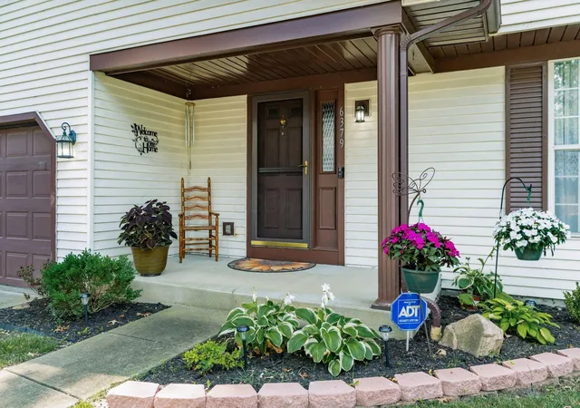3rd image of 6379 Rugosa Ave, Reynoldsburg, OH 43068 | MLS# 226026595