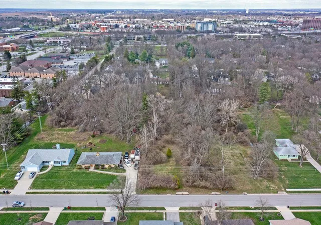 2nd image of 136 Highland Ave, Worthington, OH 43085 | MLS# 226026481