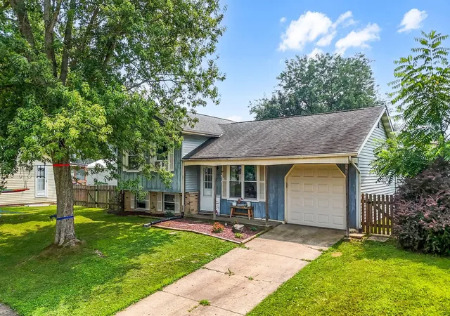 1st image of 114 Case Ct, Lancaster, OH 43130 | MLS# 226026966
