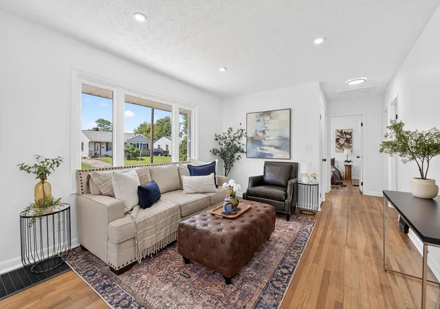 Photo 3 of Single family home for sale at 930 Pauline Ave, Columbus, OH 43224 | MLS# 226026472 | Listing updated on 2026-09-16