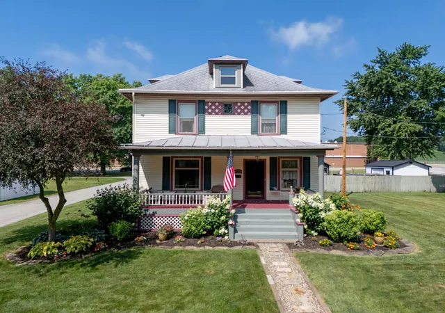 1st image of 401 N Mount Vernon Ave, Loudonville, OH 44842 | MLS# 226026449