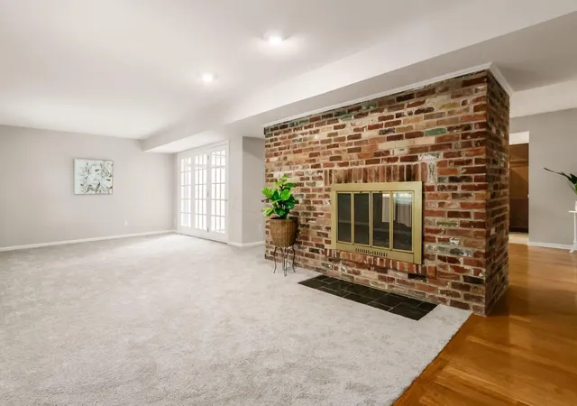 Photo 2 of Condo for sale at 911 Manor Ln #J, Columbus, OH 43221 | MLS# 226026708 | Listing updated on 2026-08-11