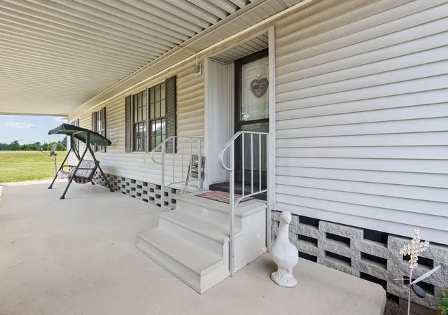 Photo 4 of Sale Pending at 4489 Nevada Dr W, Columbus, OH 43207 | MLS# 226026460 | Listing updated on 2026-08-24
