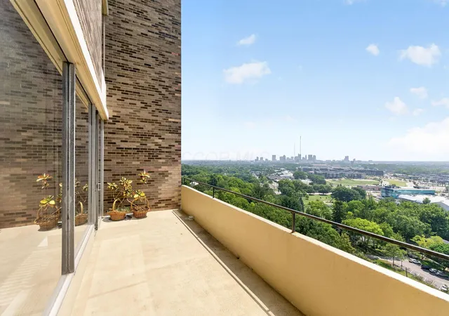 Condo for sale at 1000 Urlin Ave #1509, Columbus, OH 43212 | MLS# 226027312