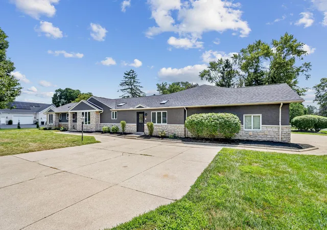 Photo 2 of Single family home for sale at 3781 Rushmore Dr, Columbus, OH 43220 | MLS# 226026752 | Listing updated on 2026-09-14
