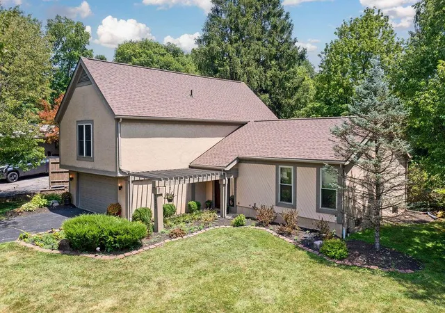 Photo 1 of Single family home for sale at 7032 Foxmoor Pl, Columbus, OH 43235 | MLS# 226026563 | Listing updated on 2026-09-13