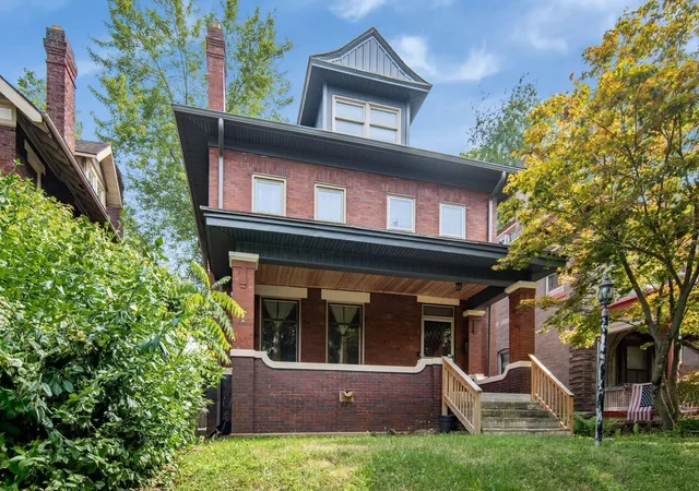 Photo 1 of Single family home for sale at 1735 Franklin Park S, Columbus, OH 43205 | MLS# 226027280 | Listing updated on 2026-09-15