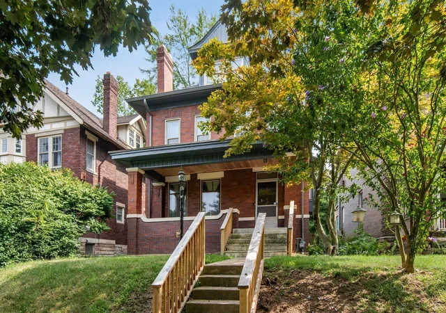 Photo 2 of Single family home for sale at 1735 Franklin Park S, Columbus, OH 43205 | MLS# 226027280 | Listing updated on 2026-09-15