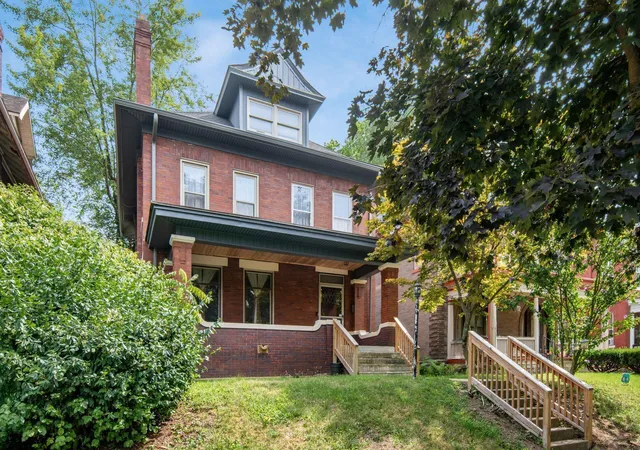 Photo 3 of Single family home for sale at 1735 Franklin Park S, Columbus, OH 43205 | MLS# 226027280 | Listing updated on 2026-09-15