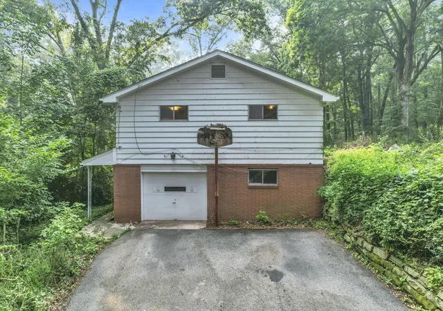 1st image of 630 Cedar Run Rd Ne, Newark, OH 43055 | MLS# 226026669