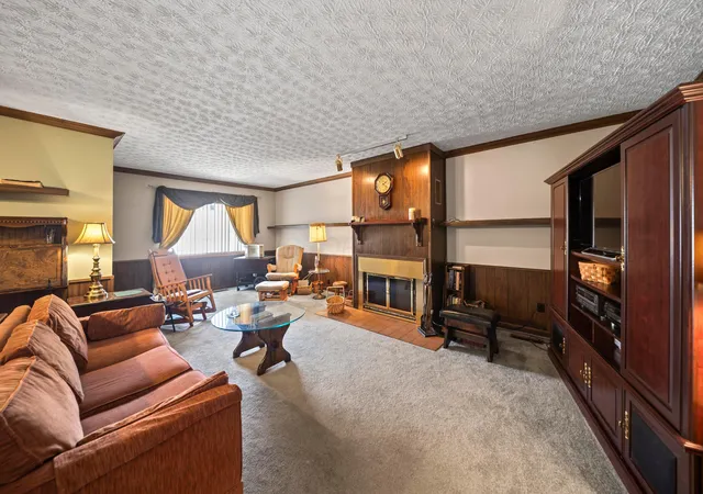 2nd image of 1879 Dunbar Dr, Columbus, OH 43224 | MLS# 226030194