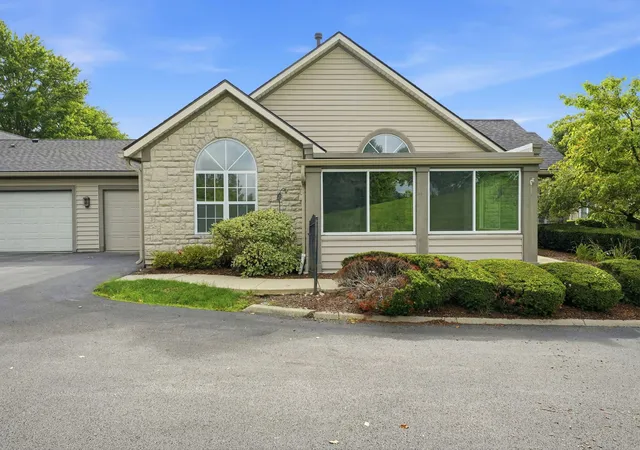 1st image of 5642 Villa Gates Dr, Hilliard, OH 43026 | MLS# 226028721