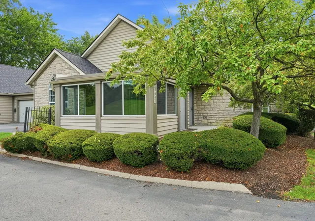2nd image of 5642 Villa Gates Dr, Hilliard, OH 43026 | MLS# 226028721