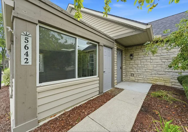 4th image of 5642 Villa Gates Dr, Hilliard, OH 43026 | MLS# 226028721
