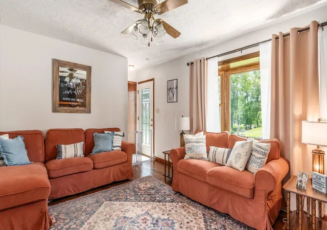 3rd image of 450 Jeffrey Ln, Zanesville, OH 43701 | MLS# 226029134