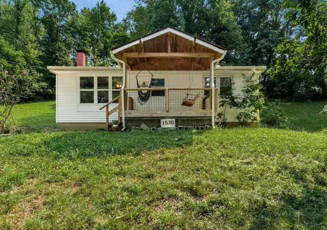 1st image of 1530 Tarkiln Rd Se, Lancaster, OH 43130 | MLS# 226026607