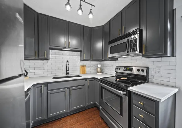Photo 3 of Condo for sale at 3042 Dorris Ave, Columbus, OH 43202 | MLS# 226028279 | Listing updated on 2026-09-18