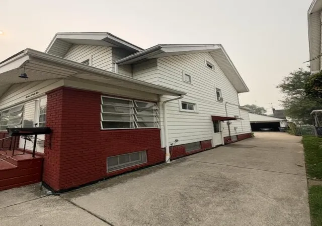 3rd image of 1825 Jermain Dr, Toledo, OH 43606 | MLS# 226026640