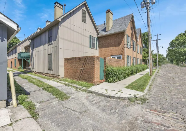 2nd image of 249 E Kossuth St, Columbus, OH 43206