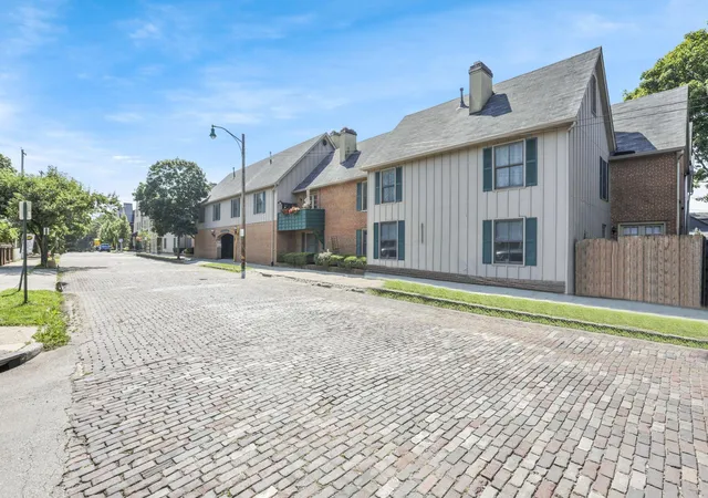 2nd image of 249 E Kossuth St #C, Columbus, OH 43206 | MLS# 226026633