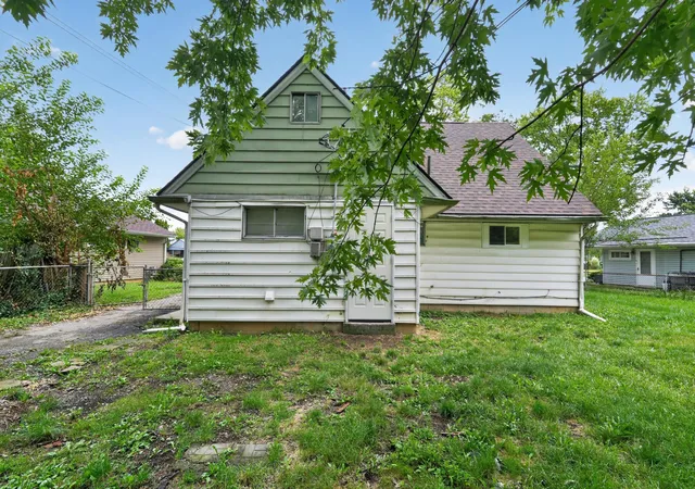 Photo 2 of Sale Pending at 2277 Marcia Dr, Columbus, OH 43211 | MLS# 226028353 | Listing updated on 2026-08-19
