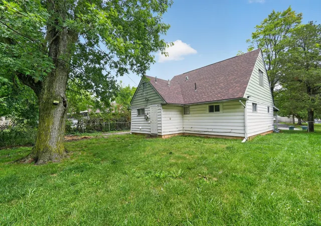Photo 3 of Sale Pending at 2277 Marcia Dr, Columbus, OH 43211 | MLS# 226028353 | Listing updated on 2026-08-19