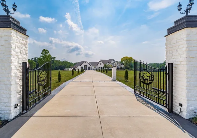 1st image of 12100 Toll Gate Ct Nw, Pickerington, OH 43147 | MLS# 226026889