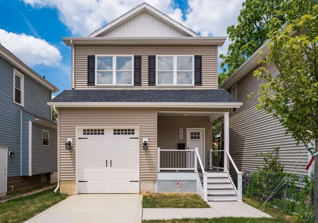 1st image of 965 Carpenter St, Columbus, OH 43206 | MLS# 226027127