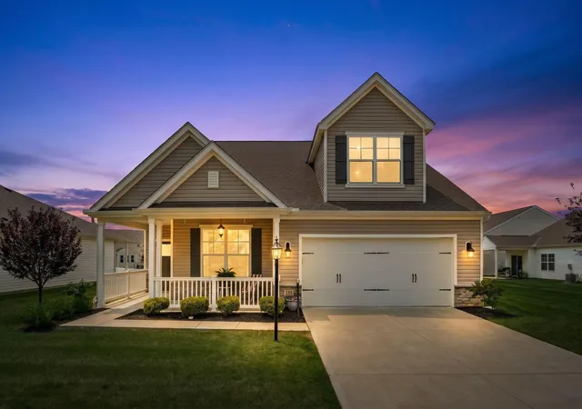 1st image of 252 Woodland Sky Dr, Pataskala, OH 43062 | MLS# 226026893