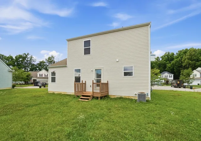 3rd image of 255 Glen Crossing Dr, Etna, OH 43062 | MLS# 226026717